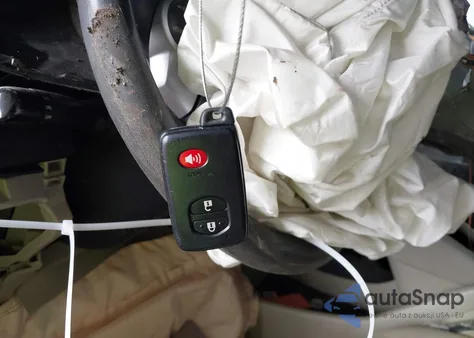 2013 Toyota Prius z USA, uszkodzony, nr VIN JTDKN3DU2D5687029